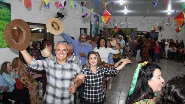 Centro de convivência celebra Festa Junina da 3ª Idade em Ouvidor