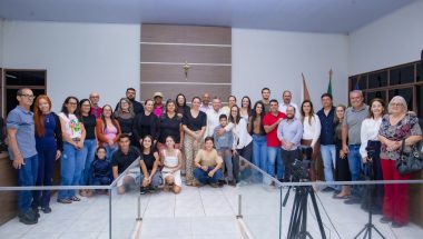Vereadores de Ouvidor discutem políticas públicas e homenageiam legado de José Carlos Santana na 16ª sessão ordinária