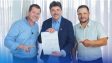 Prefeito e vice-prefeito comemora emenda parlamentar do senador Wilder Morais