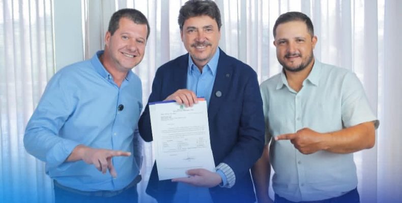 Prefeito e vice-prefeito comemora emenda parlamentar do senador Wilder Morais