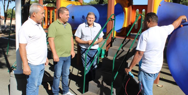 Prefeitura de Ouvidor confirma segurança elétrica dos brinquedos da Praça da Estação