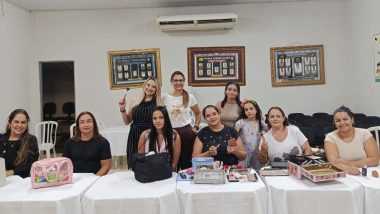 Curso de Auto Maquiagem foi realizado pela secretaria municipal de Saúde de Davinópolis