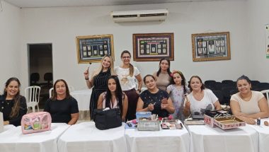 Curso de Auto Maquiagem foi realizado pela secretaria municipal de Saúde de Davinópolis