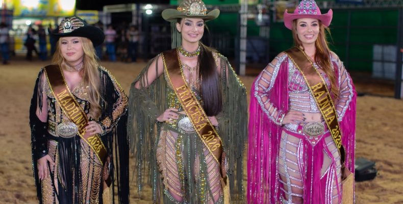 Ouvidor Rodeio Show reúne milhares de pessoas na abertura da 11ª edição com Cleyton & Romário