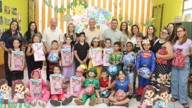 Dia das crianças com presentes e afeto em Ouvidor